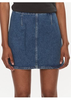 Calvin Klein Jeans Spódnica jeansowa Darted J20J222482 Niebieski Regular Fit ze sklepu MODIVO w kategorii Spódnice - zdjęcie 181068414