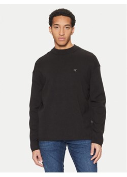 Calvin Klein Jeans Sweter J30J326741 Czarny Regular Fit ze sklepu MODIVO w kategorii Swetry męskie - zdjęcie 181069731