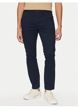 Tommy Jeans Chinosy Austin DM0DM20282 Granatowy Slim Fit ze sklepu MODIVO w kategorii Spodnie męskie - zdjęcie 181071710