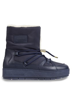 Tommy Hilfiger Śniegowce Tommy Essential Snowboot FW0FW07504 Niebieski ze sklepu MODIVO w kategorii Śniegowce damskie - zdjęcie 181072074
