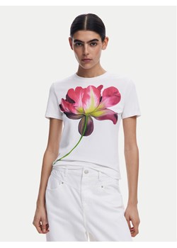 Desigual T-Shirt Plata 25SWTK24 Écru Regular Fit ze sklepu MODIVO w kategorii Bluzki damskie - zdjęcie 181072262