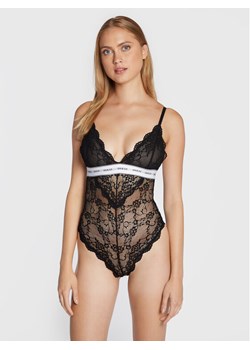 Guess Body Belle O2BM00 KBBT0 Czarny Slim Fit ze sklepu MODIVO w kategorii Body damskie - zdjęcie 181072821