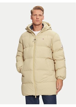 Tommy Jeans Kurtka puchowa Essential DM0DM20466 Beżowy Regular Fit ze sklepu MODIVO w kategorii Kurtki męskie - zdjęcie 181073350