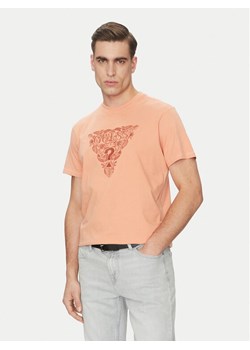 Guess T-Shirt M5GI16 K8FQ4 Pomarańczowy Regular Fit ze sklepu MODIVO w kategorii T-shirty męskie - zdjęcie 181073444