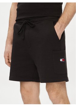 Tommy Jeans Szorty sportowe Badge DM0DM18479 Czarny Regular Fit ze sklepu MODIVO w kategorii Spodenki męskie - zdjęcie 181074073