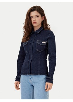 Calvin Klein Jeans Koszula jeansowa Lean J20J224539 Granatowy Regular Fit ze sklepu MODIVO w kategorii Koszule damskie - zdjęcie 181074121