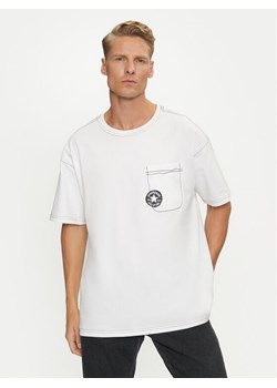Converse T-Shirt Sketch 10027256-A04 Biały Standard Fit ze sklepu MODIVO w kategorii T-shirty męskie - zdjęcie 181074123
