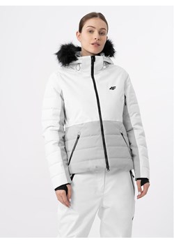 4F Kurtka narciarska 4FAW23TTJAF337 Szary Slim Fit ze sklepu MODIVO w kategorii Kurtki damskie - zdjęcie 181074162