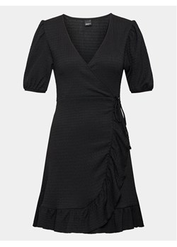 Gina Tricot Sukienka codzienna 19320 Czarny Regular Fit ze sklepu MODIVO w kategorii Sukienki - zdjęcie 181074312