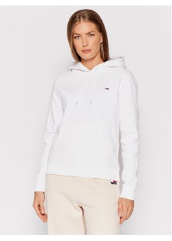 Tommy Jeans Bluza Fleece Hoodie DW0DW09228 Biały Regular Fit ze sklepu MODIVO w kategorii Bluzy damskie - zdjęcie 181074950