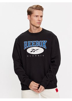 Reebok Bluza Archive Essentials II0696 Czarny Regular Fit ze sklepu MODIVO w kategorii Bluzy męskie - zdjęcie 181075110