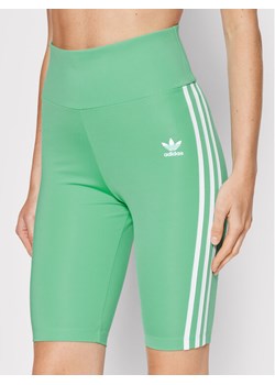 adidas Kolarki adicolor Classics HE9503 Zielony Slim Fit ze sklepu MODIVO w kategorii Szorty - zdjęcie 181075113