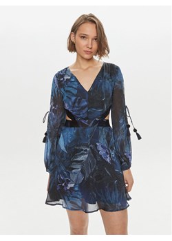Guess Sukienka codzienna W3GK81 WCWF2 Kolorowy A-Line Fit ze sklepu MODIVO w kategorii Sukienki - zdjęcie 181075694
