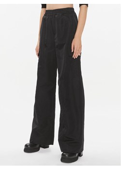 Pinko Spodnie materiałowe Pocoyo 102039 A0MF Czarny Relaxed Fit ze sklepu MODIVO w kategorii Spodnie damskie - zdjęcie 181076462