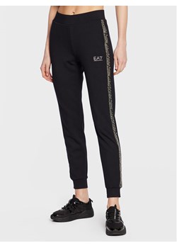 EA7 Emporio Armani Spodnie dresowe 3RTP73 TJLQZ 1200 Czarny Regular Fit ze sklepu MODIVO w kategorii Spodnie damskie - zdjęcie 181076463