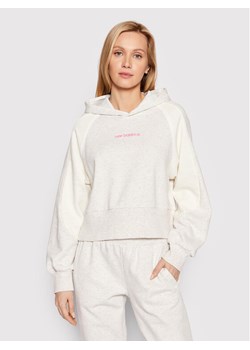 New Balance Bluza WT21524 Beżowy Relaxed Fit ze sklepu MODIVO w kategorii Bluzy damskie - zdjęcie 181076511