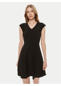 Armani Exchange Sukienka koktajlowa 8NYA95 YJ83Z 1200 Czarny Slim Fit ze sklepu MODIVO w kategorii Sukienki - zdjęcie 181078760