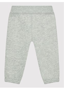United Colors Of Benetton Spodnie dresowe 3J70AF009 Szary Regular Fit ze sklepu MODIVO w kategorii Spodnie i półśpiochy - zdjęcie 181079892