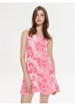 adidas Sukienka letnia Floral Graphic IS4247 Różowy Regular Fit ze sklepu MODIVO w kategorii Sukienki - zdjęcie 181080362