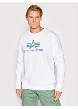 Alpha Industries Bluza Basic Rainbow Print 178302RR Biały Regular Fit ze sklepu MODIVO w kategorii Bluzy męskie - zdjęcie 181080633