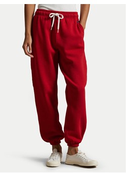 Polo Ralph Lauren Spodnie dresowe 211943009014 Czerwony Regular Fit ze sklepu MODIVO w kategorii Spodnie damskie - zdjęcie 181081701