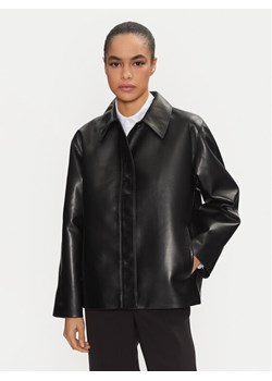 Calvin Klein Kurtka skórzana K20K208337 Czarny Relaxed Fit ze sklepu MODIVO w kategorii Kurtki damskie - zdjęcie 181081954