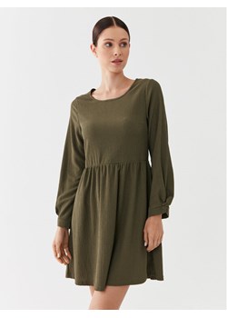 JDY Sukienka codzienna 15300701 Zielony Regular Fit ze sklepu MODIVO w kategorii Sukienki - zdjęcie 181082313