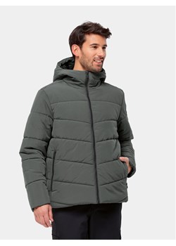 Jack Wolfskin Kurtka zimowa Karolinger Jkt 1207831 Zielony Regular Fit ze sklepu MODIVO w kategorii Kurtki męskie - zdjęcie 181083502