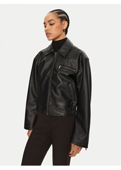 Gina Tricot Kurtka z imitacji skóry 23136 Czarny Loose Fit ze sklepu MODIVO w kategorii Kurtki damskie - zdjęcie 181083634
