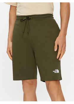 The North Face Szorty sportowe Graphic NF0A3S4F Zielony Regular Fit ze sklepu MODIVO w kategorii Spodenki męskie - zdjęcie 181084261