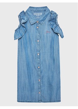 Guess Sukienka jeansowa K3GK18 D3X30 Niebieski Regular Fit ze sklepu MODIVO w kategorii Sukienki dziewczęce - zdjęcie 181086033