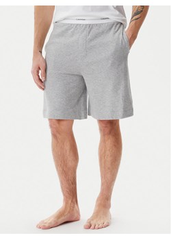 Calvin Klein Underwear Szorty piżamowe 000NM2707E Szary Regular Fit ze sklepu MODIVO w kategorii Piżamy męskie - zdjęcie 181086440