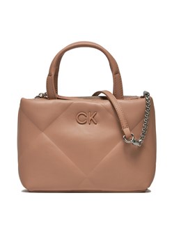 Calvin Klein Torebka Re-Lock Quilt Tote Mini K60K611340 Beżowy ze sklepu MODIVO w kategorii Kuferki - zdjęcie 181086920