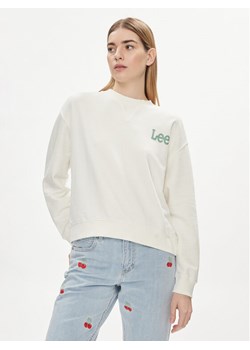 Lee Bluza Essential 112350242 Écru Relaxed Fit ze sklepu MODIVO w kategorii Bluzy damskie - zdjęcie 181088410