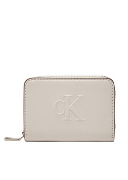 Calvin Klein Jeans Portfel damski Sculpted Med Zip Around Wallet LV04K1004G Écru ze sklepu MODIVO w kategorii Portfele damskie - zdjęcie 181090334