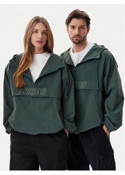 Nike Kurtka anorak FV7343 Zielony Regular Fit ze sklepu MODIVO w kategorii Kurtki damskie - zdjęcie 181091253