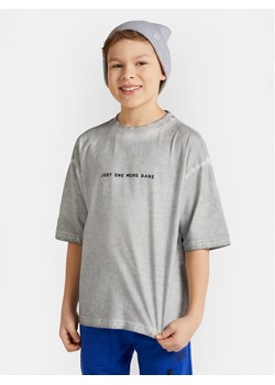 Coccodrillo T-Shirt WC4143206GBJ Szary Regular Fit ze sklepu MODIVO w kategorii T-shirty chłopięce - zdjęcie 181091934