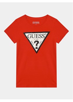 Guess T-Shirt J2YI51 K6YW1 Czerwony Regular Fit ze sklepu MODIVO w kategorii T-shirty chłopięce - zdjęcie 181092270