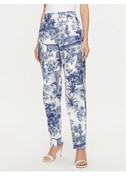 Dixie Spodnie materiałowe PDGSJVO Kolorowy Relaxed Fit ze sklepu MODIVO w kategorii Spodnie damskie - zdjęcie 181092672
