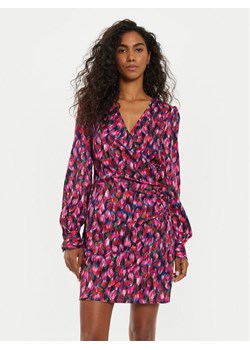 Guess Sukienka koktajlowa Marion W4BK40 WGLK2 Różowy Slim Fit ze sklepu MODIVO w kategorii Sukienki - zdjęcie 181092921