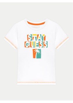 Guess T-Shirt N5GI15 K8HM4 Biały Regular Fit ze sklepu MODIVO w kategorii T-shirty chłopięce - zdjęcie 181093282