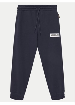 Napapijri Spodnie dresowe Chamois NP0A4IGK D Granatowy Regular Fit ze sklepu MODIVO w kategorii Spodnie chłopięce - zdjęcie 181094192