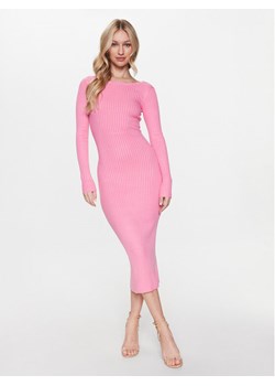 Edited Sukienka dzianinowa EDT7006003 Różowy Fitted Fit ze sklepu MODIVO w kategorii Sukienki - zdjęcie 181095334