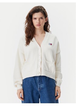 Tommy Jeans Kardigan DW0DW20257 Beżowy Relaxed Fit ze sklepu MODIVO w kategorii Swetry damskie - zdjęcie 181095644