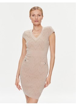 Guess Sukienka dzianinowa 4RGK01 5661Z Beżowy Slim Fit ze sklepu MODIVO w kategorii Sukienki - zdjęcie 181096341