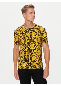 Versace T-Shirt 1000959 1A11188 Żółty Regular Fit ze sklepu MODIVO w kategorii T-shirty męskie - zdjęcie 181096372