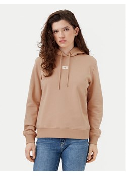 Calvin Klein Jeans Bluza J20J225085 Beżowy Regular Fit ze sklepu MODIVO w kategorii Bluzy damskie - zdjęcie 181096403