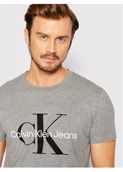 Calvin Klein Jeans T-Shirt J30J320935 Szary Slim Fit ze sklepu MODIVO w kategorii T-shirty męskie - zdjęcie 181097542