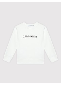 Calvin Klein Jeans Bluza Unisex Institutional Logo IU0IU00162 Biały Regular Fit ze sklepu MODIVO w kategorii Bluzy chłopięce - zdjęcie 181097980