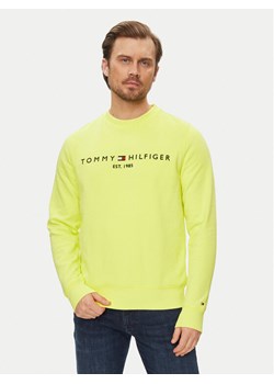 Tommy Hilfiger Bluza Logo MW0MW11596 Żółty Regular Fit ze sklepu MODIVO w kategorii Bluzy męskie - zdjęcie 181099513